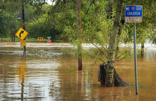 stories/irving-flooding.jpg